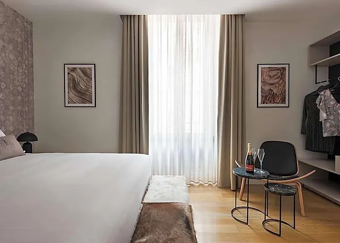 Hotel At 41