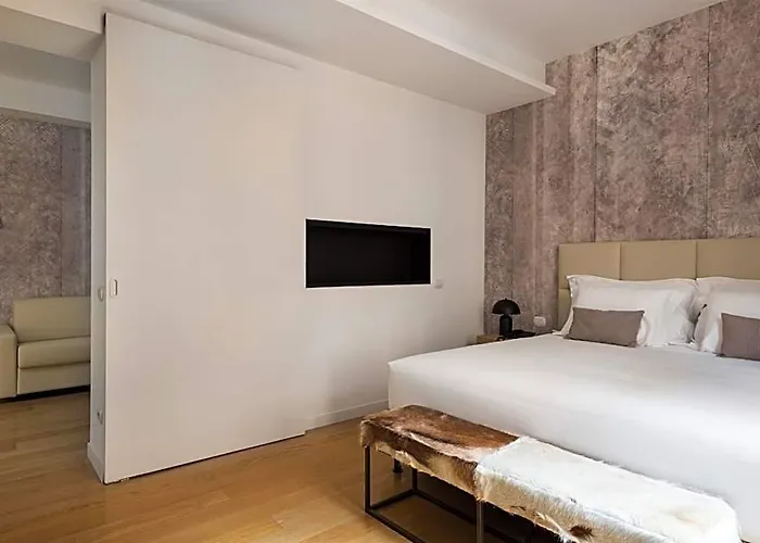 Hotel At 41 3*